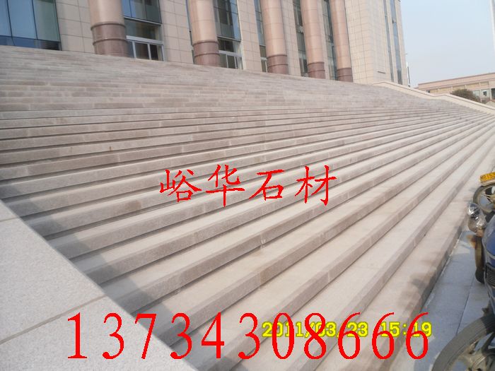 峪華石材芝麻灰板材哪里{zh0}？芝麻灰路沿石批發，芝麻灰廣場板