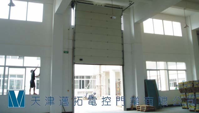 自動感應門天津邁拓批發優質庫房翻板門，天津滑升門廠生產冷庫翻板門工業提升門
