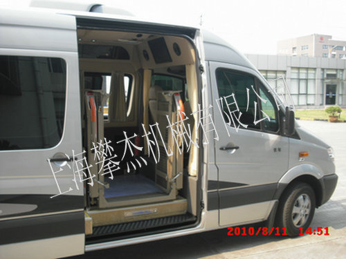 上海攀杰機(jī)械提供PANJIE-商務(wù)車(chē)無(wú)障礙升降機(jī)