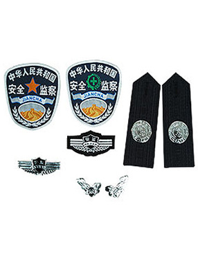 生產標志服裝廠家，{sx}華翼標志服裝廠供應新式公路執法服裝。