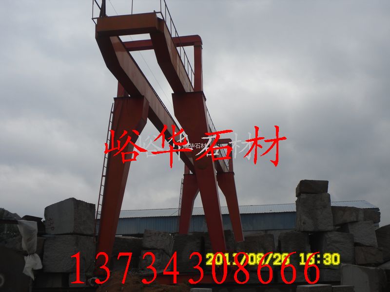 峪華石材巨型門牌石圖片，波浪狀門牌石，五蓮花巨石，五蓮紅圓球