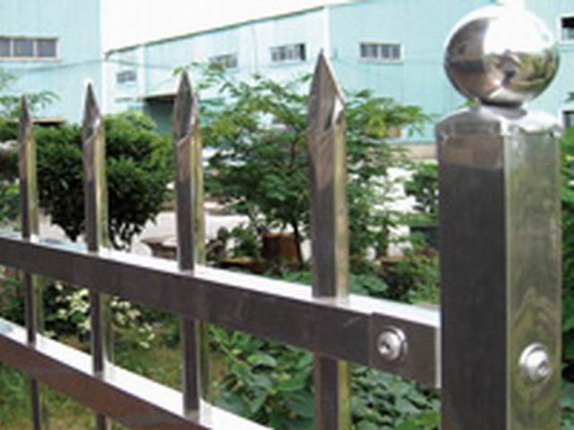 鋅合金陽(yáng)臺(tái)欄桿—深圳宏發(fā)鋅鋼特殊建材有限公司