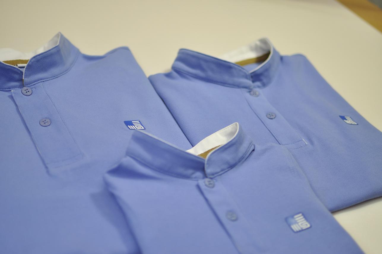 提供廣州服裝定制,專業(yè)服裝定制,服裝批量定制供應(yīng)