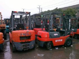 長樂求購二手叉車→二手叉車多少錢一臺卓爾不群