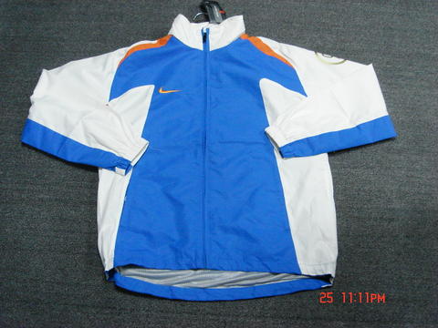 供應棉服制作，現(xiàn)貨棉服www.51577861.com定做外貿(mào)棉服