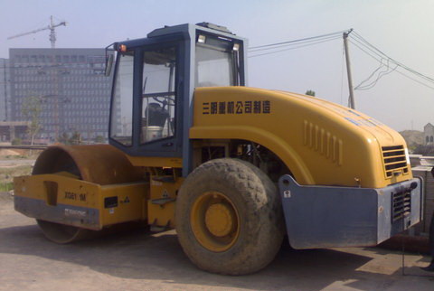 建陽求購二手壓路機（2手壓路機供應）卓爾不群