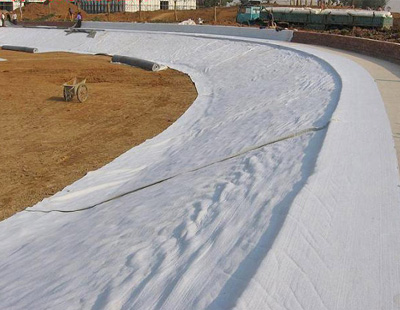 供應遼陽地區膨潤土防水毯GCL用于人造湖垃圾填埋場防滲漏工程