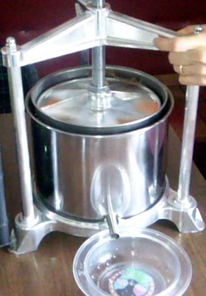 韓式香油機.大豆花生油機.芝麻榨油機.壓油機