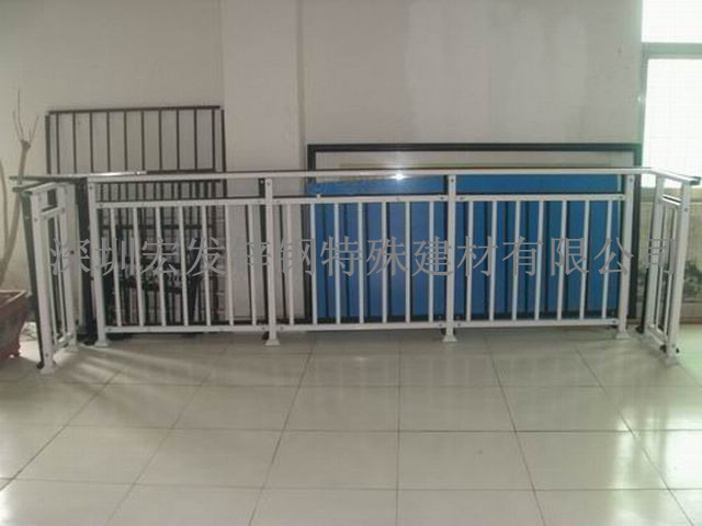 深圳宏發(fā)鋅鋼陽(yáng)臺(tái)護(hù)欄質(zhì)量保證