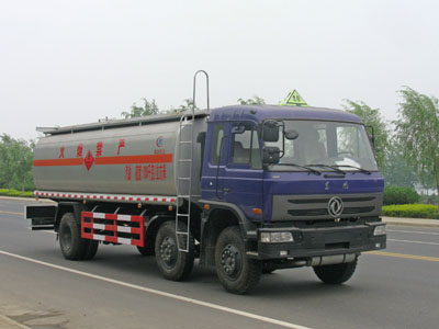 東風小三軸運油車/運油車價格/油罐車/油車