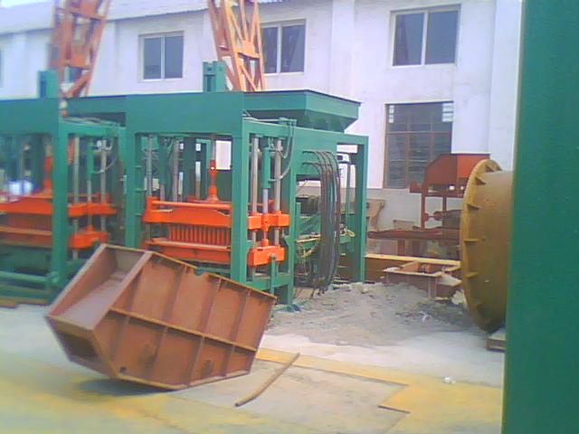 供應(yīng)廣東粉碎機(jī)破碎機(jī)移動(dòng)式錘破機(jī)顎式破碎機(jī)移動(dòng)式鄂式破碎機(jī)錘式破碎機(jī)