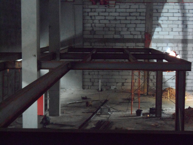 深圳廠房鋼構(gòu)工程，深圳鋼構(gòu)工廠，深圳鋼構(gòu)樓梯電梯構(gòu)架