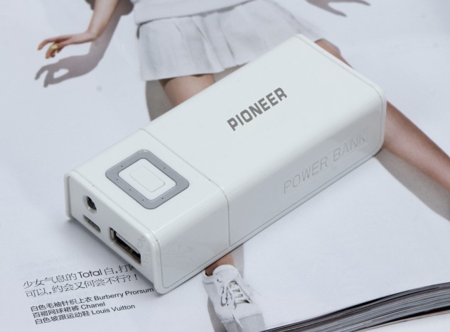 供應超高容量充電寶/便攜式充電寶/手機便攜充電寶廠家直銷