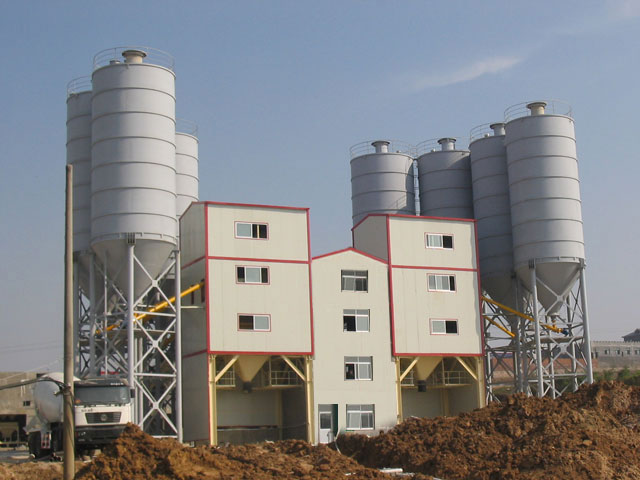 供應青島宏銀建機|全國管樁|混凝土攪拌|建設機械設備