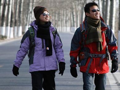 鄂爾多斯訂做單層沖鋒衣。沖鋒衣生產(chǎn)廠家。北京沖鋒衣定做。北京雅鍶特內(nèi)蒙古