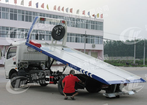 東風(fēng)多利卡平板清障車