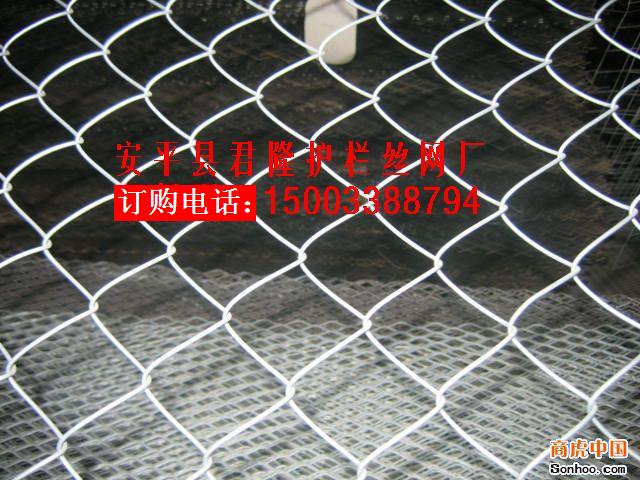 安平縣君隆包塑勾花網(wǎng)廠，手工編織勾花網(wǎng)，勾花網(wǎng)廠家，鍍鋅勾花網(wǎng)