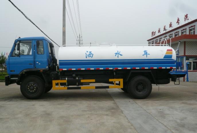 東風(fēng)灑水車13872865588