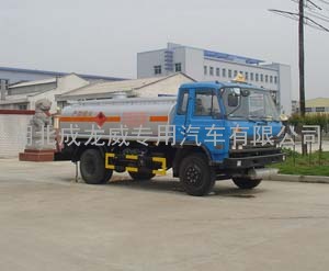 東風平頭油罐車 購車熱線：13872865588