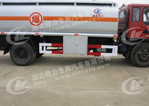福田加油車(chē)原始圖片3