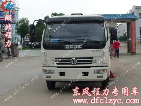東風多利卡掃路車