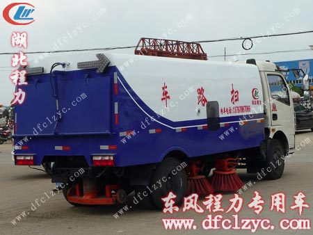 東風多利卡掃路車