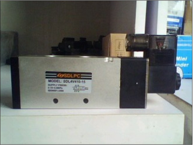 4V-410-15電磁閥春暉{zy}越