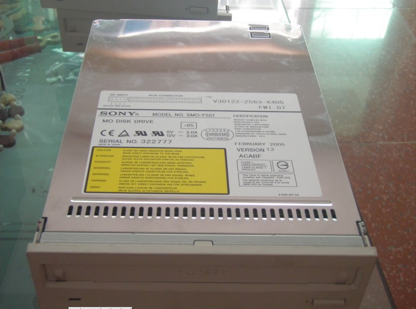 索尼F551 MO驅(qū)動器，MO光盤，磁帶深圳萬緒電子有貨