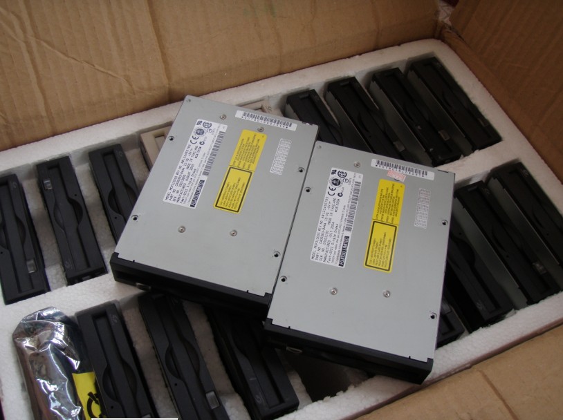全新富士通MO光盤機 640M MCM3064SS，MCM3130APtg