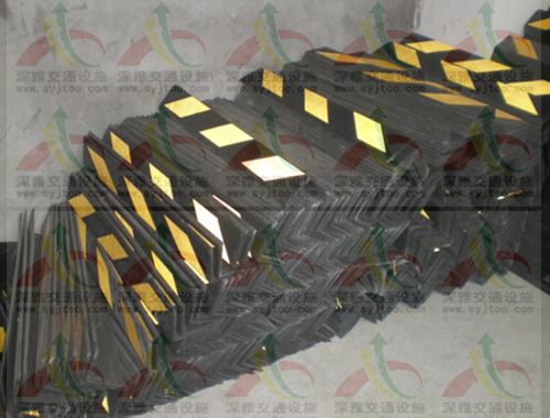 “深雅牌”停車場(chǎng)護(hù)墻角原始圖片3