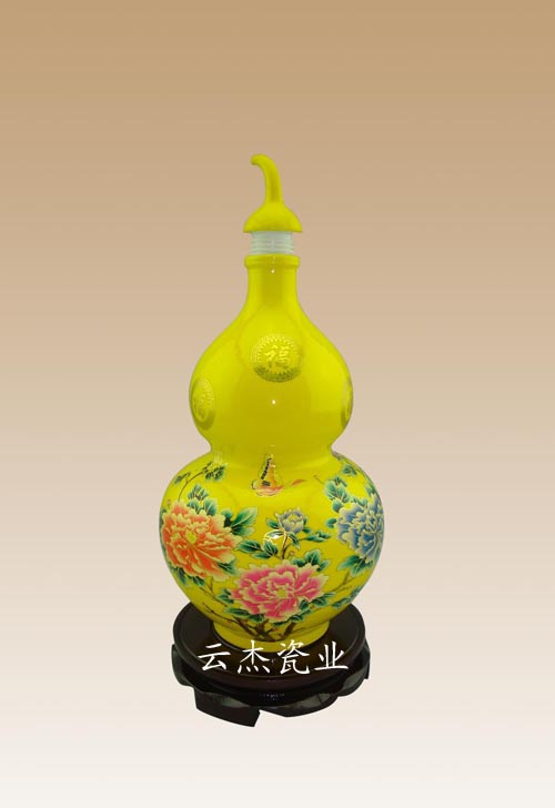 景德鎮(zhèn)主要生產(chǎn)那些陶瓷酒瓶！景德鎮(zhèn)陶瓷酒瓶廠在那里？