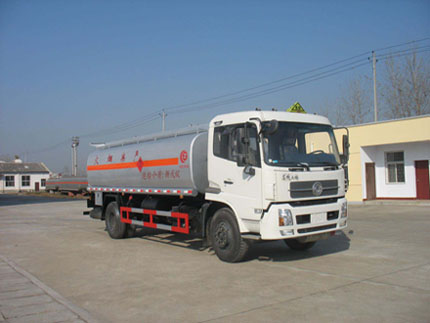 東風(fēng)7-8噸化工液體運(yùn)輸車（化工車）