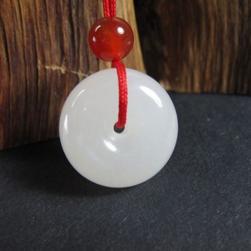 玉器專家原創(chuàng)鑒定：鑒別白玉有學(xué)問，白玉香港拍賣行情資訊
