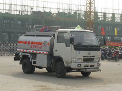 性能好功能全的油罐車