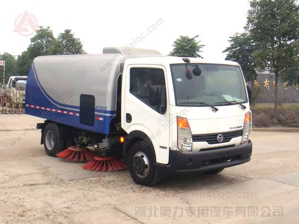 東風(fēng)天錦多功能道路清掃車,東風(fēng)天錦多功能掃路車,灑水掃地車,東風(fēng)天錦