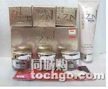 韓國左依右多效雪膚霜套裝135元