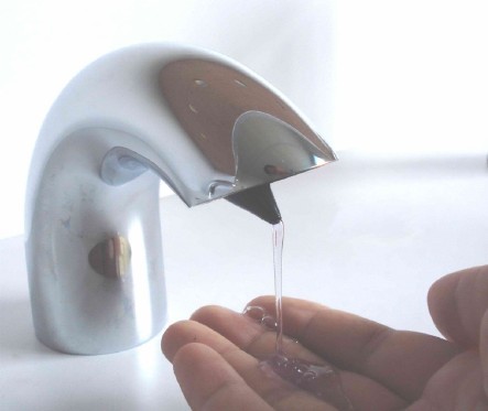 龍頭式給皂器、龍頭式皂液器、龍頭皂液器、臺式自動感應(yīng)給皂器、豪華皂液器、gd給皂機(jī)、感應(yīng)給皂機(jī)