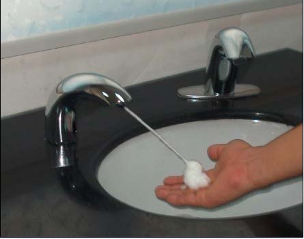 龍頭式感應泡沫給皂器