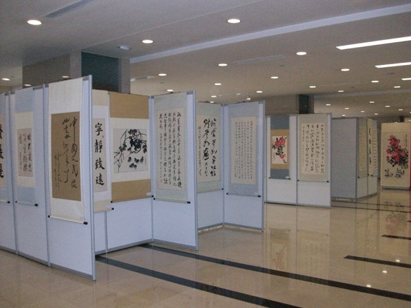 八棱柱展覽標攤，八棱柱展架，八棱柱展墻，八棱柱展屏，八棱柱標攤圍擋，八棱柱三面屏，八棱柱支架原始圖片2